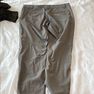 Men's Gray/Olive Lululemon ABC trouser size 38 waist 30” inseam
